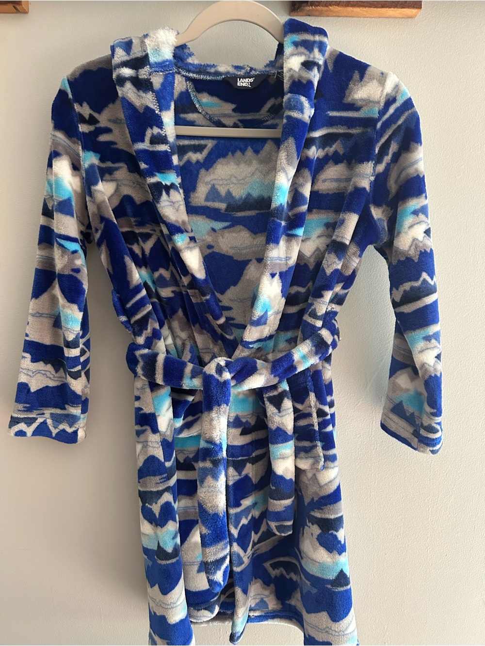 Lands' End Kids Navy, Light Blue and White Patterned Plush Hooded Robe